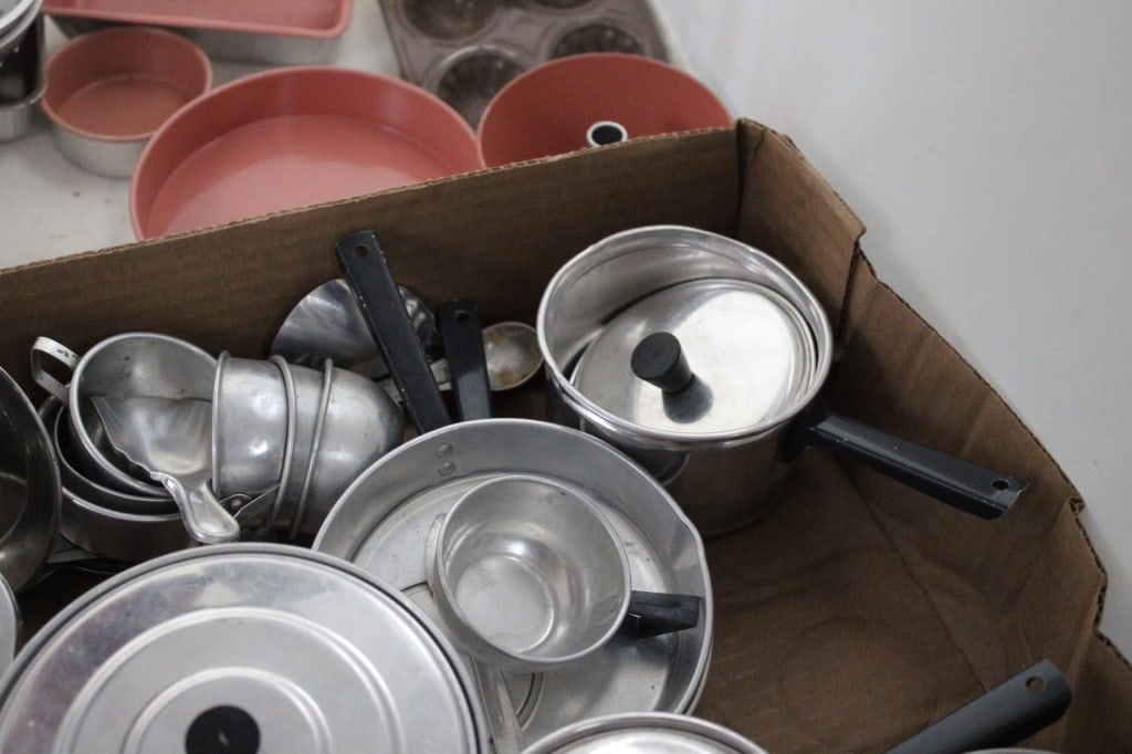 Child's Play Kitchen Bakeware, Dishware, Appliance - 7