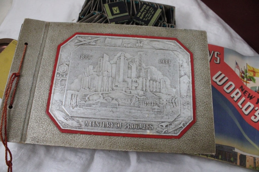 1934 & 1939 World's Fair, Matchbooks & Covers - 10