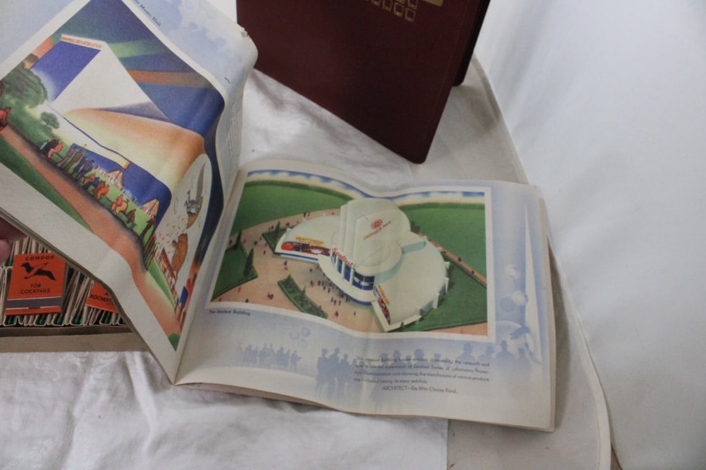 1934 & 1939 World's Fair, Matchbooks & Covers - 17