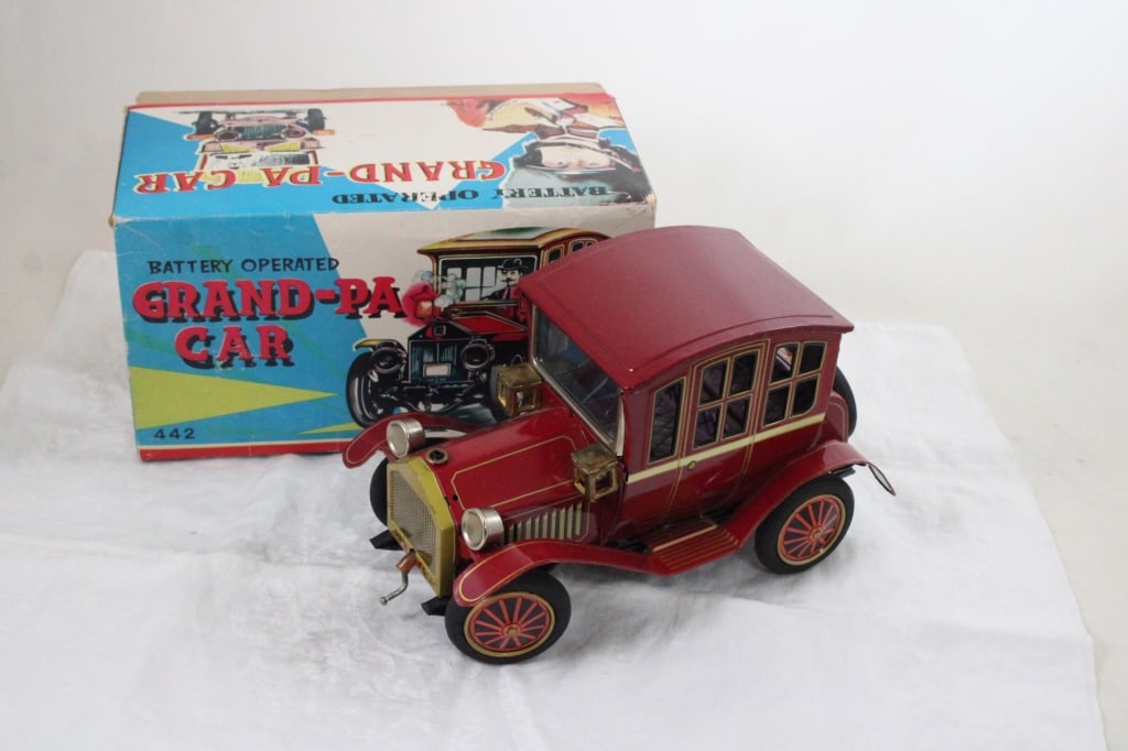 Yonezowa Battery Operated Grandpa Car in Box: Yonezowa Battery Operated Grandpa Car in Box - Works. Made in Japan. Lot Size 10" x 6" x 6". 2 Lbs. Photos are part of description (Live Auctioneers on displays a max of 20 photos -check other