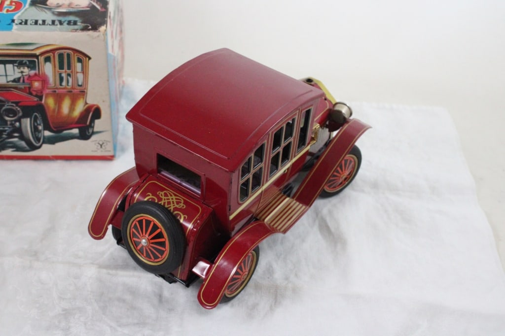 Yonezowa Battery Operated Grandpa Car in Box - 5