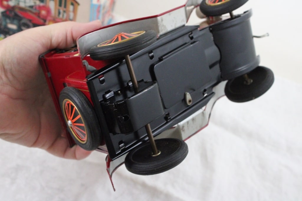 Yonezowa Battery Operated Grandpa Car in Box - 6