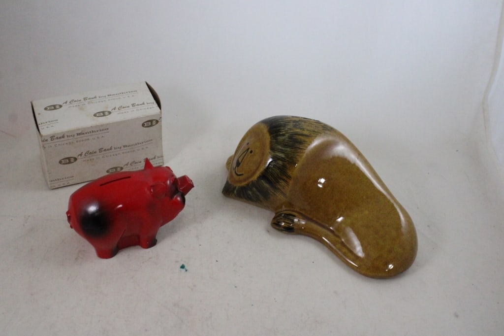 Baldelli Lion Bank, Banthrico Diecast Pig Bank (1 of 16)