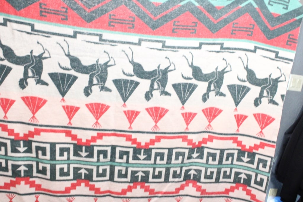 Native American Blanket Throw Tribal Pattern - 3
