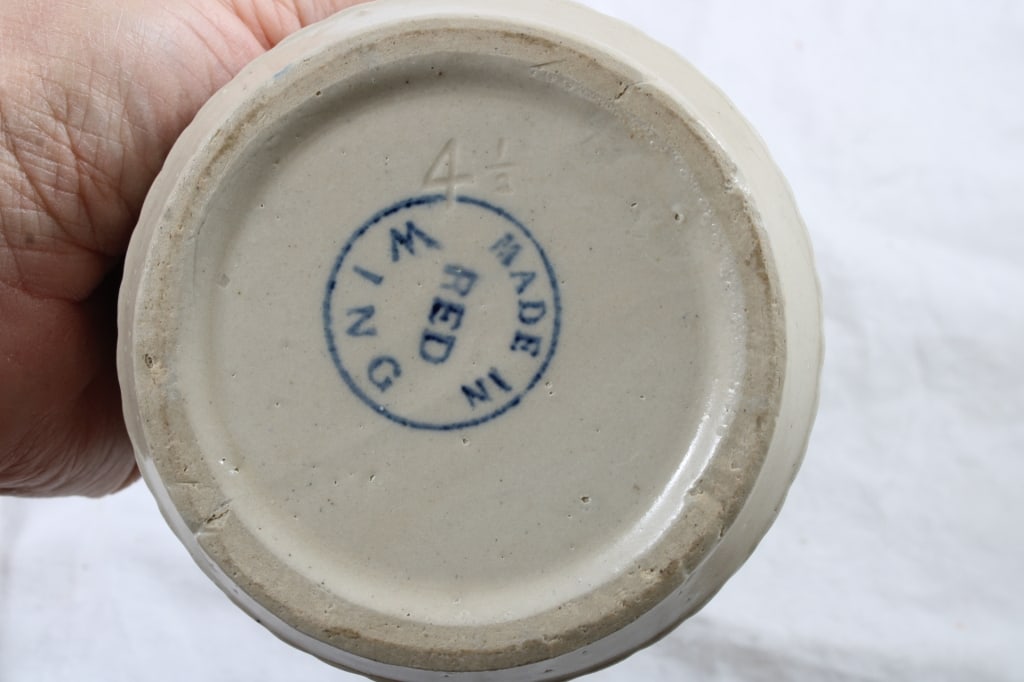 Red Wing Sponge Band Grey Line Jar and Custard Cup - 10