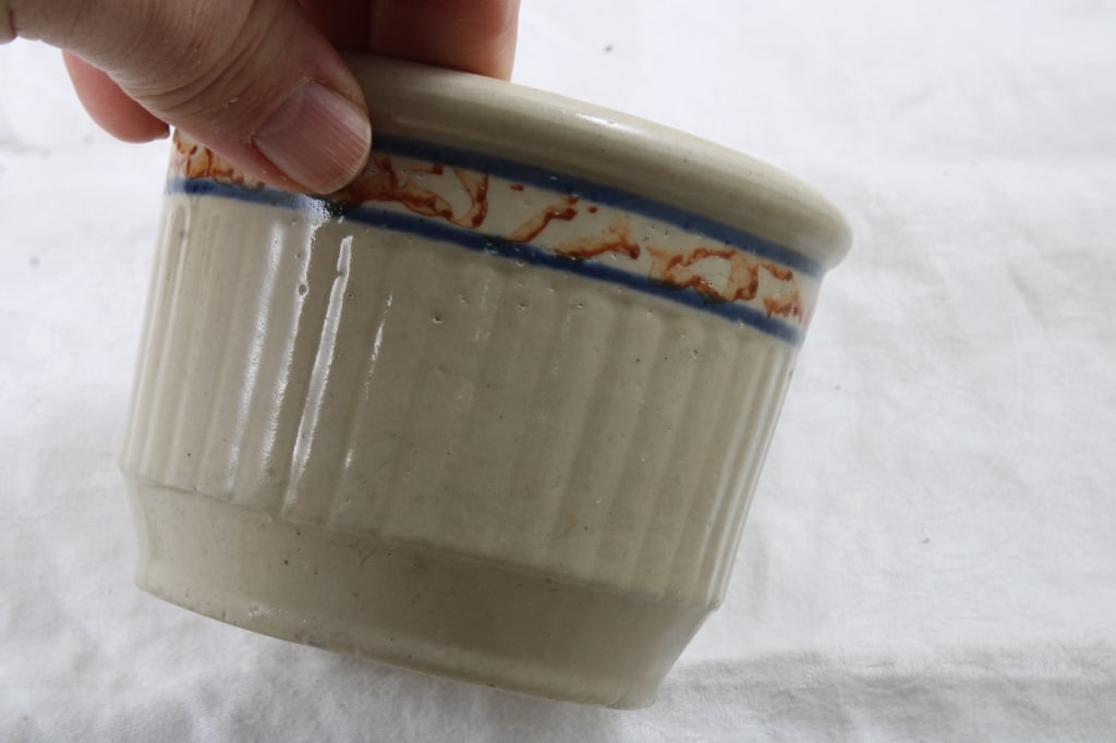 Red Wing Sponge Band Grey Line Jar and Custard Cup - 5