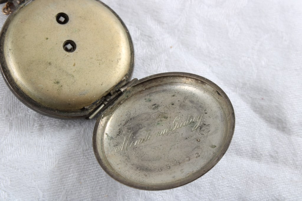 Key Wind Pocket Watch & 2 Winchester Pocket Knives - 7