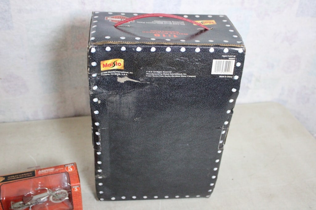 6 Harley Davidson Maisto Diecast Motorcycles - 9