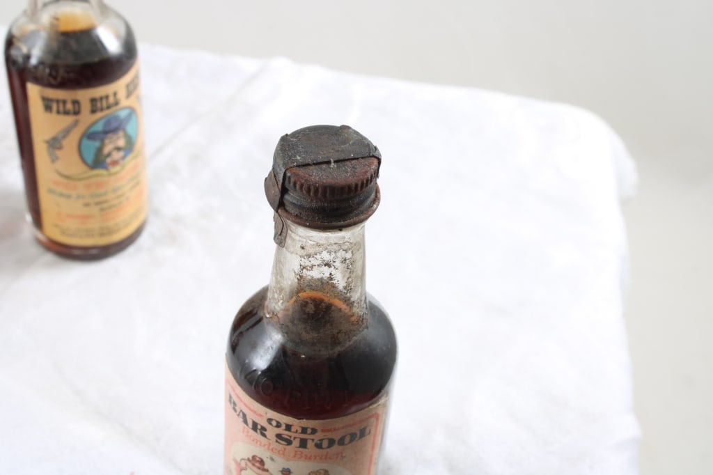 3 Mini Whiskey Bottles, 2 Budweiser Shaker Bottles - 16