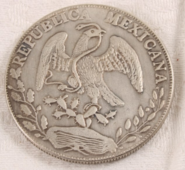 1882 Republica Mexico 8R.Z JS10D. 20G Silver Coin: 1882 Republica Mexico 8R.Z JS10D. 20G Silver Coin - Lot Size 3" x 3" x 1". 1 Lb. Photos are part of description (Live Auctioneers on displays a max of 20 photos -check other polatforms for all photos)
