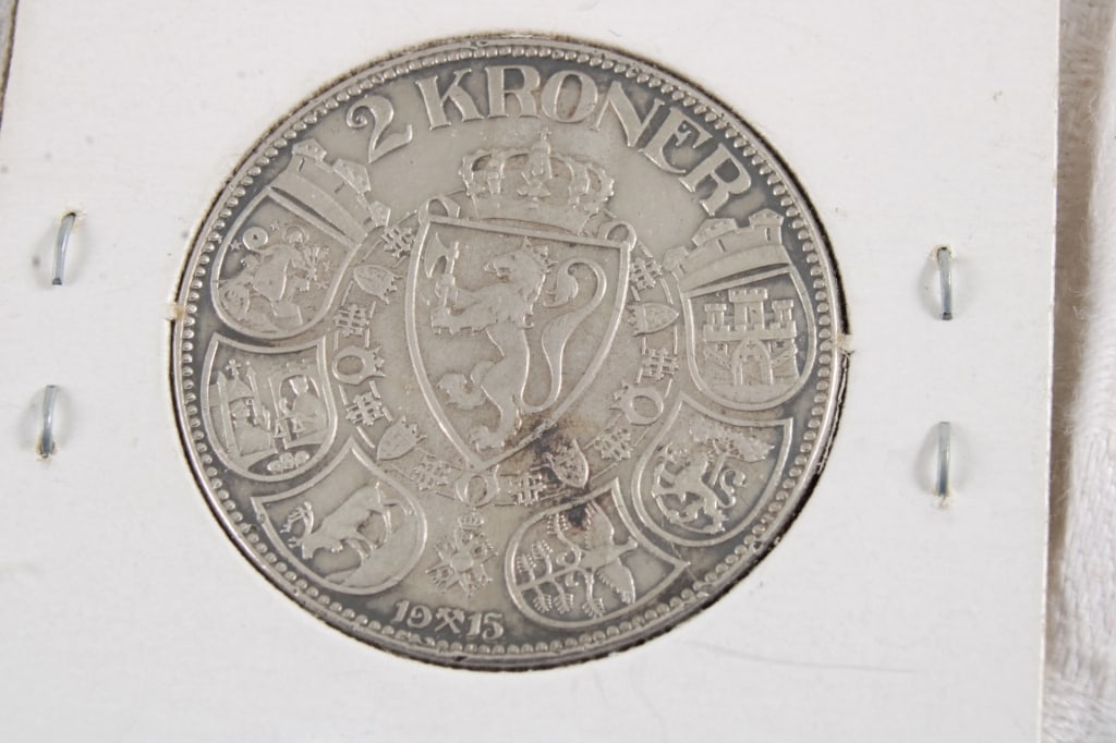 1915 Norway 2 Kroner Silver Coin - 3