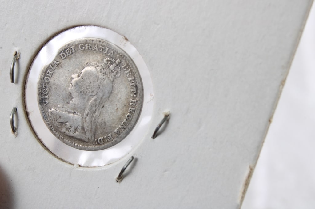 3 Antique Great Britain Silver Coins - 7