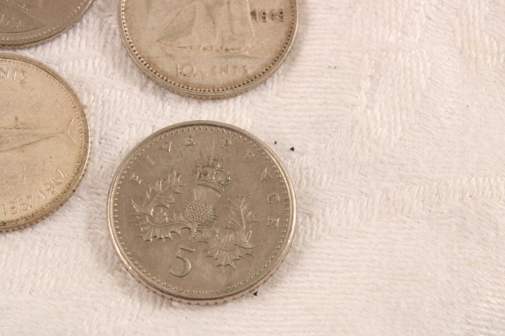 6 Vintage Canadian 10 Cent Silver Coins - 11