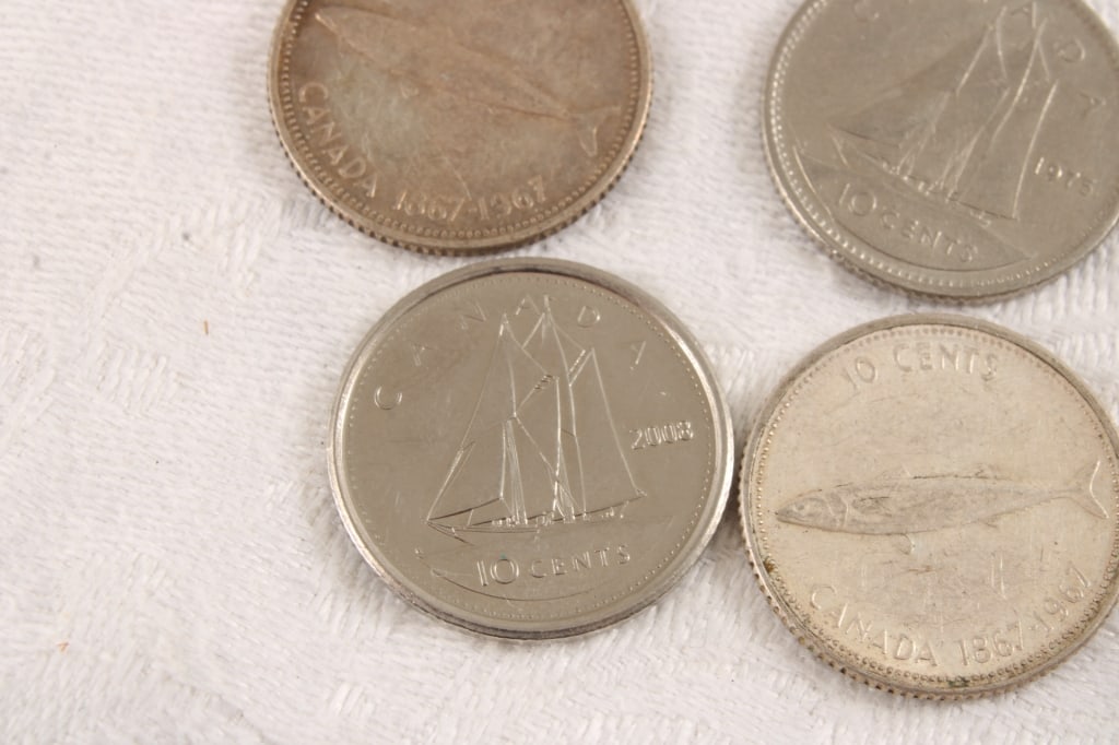 6 Vintage Canadian 10 Cent Silver Coins - 7