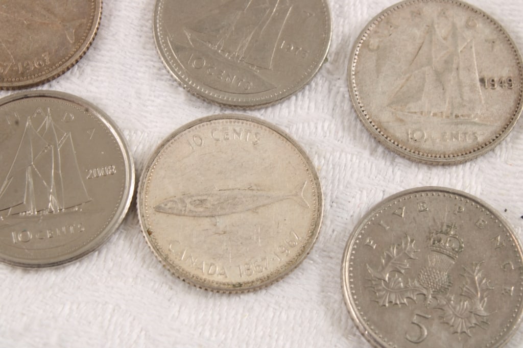 6 Vintage Canadian 10 Cent Silver Coins - 8