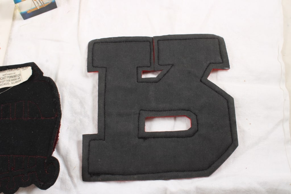 Cast Iron Parrot Bottle Opener, Roulette Game and - 6