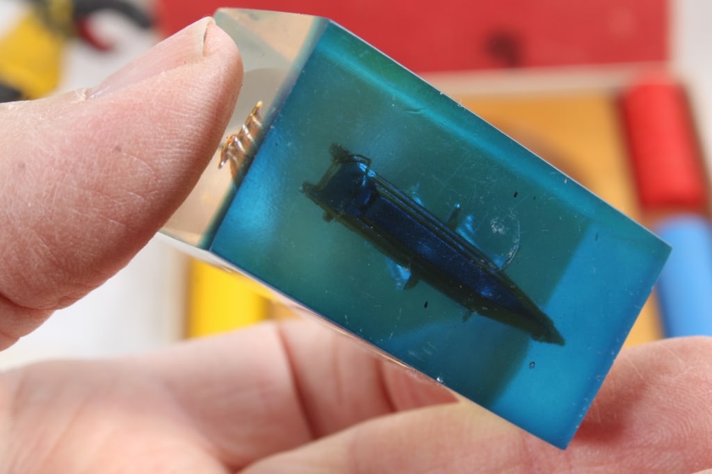 Cast Iron Parrot Bottle Opener, Roulette Game and - 8