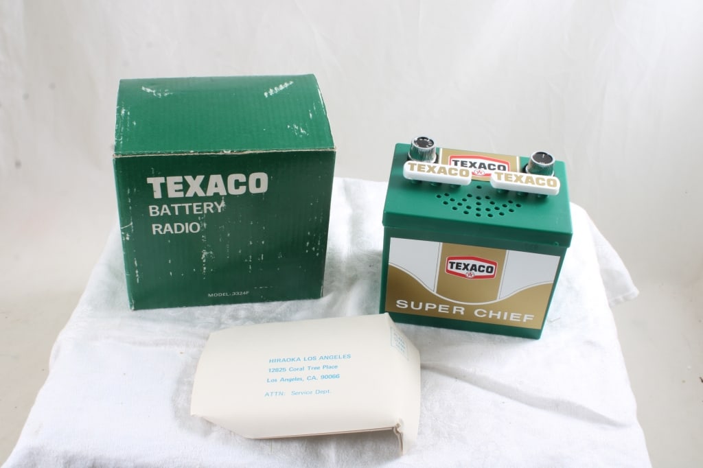 Texaco Super Chief Battery AM Transistor Radio: Texaco Super Chief Battery AM Transistor Radio - New in Box and in working condition. Lot Size 5" x 5" x 3". 1 Lb. Photos are part of description (Live Auctioneers on displays a max of 20 photos