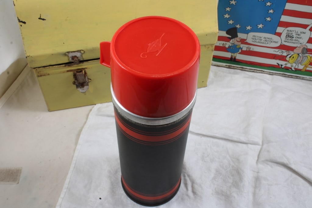 4 Vintage Metal Lunch Boxes - 2