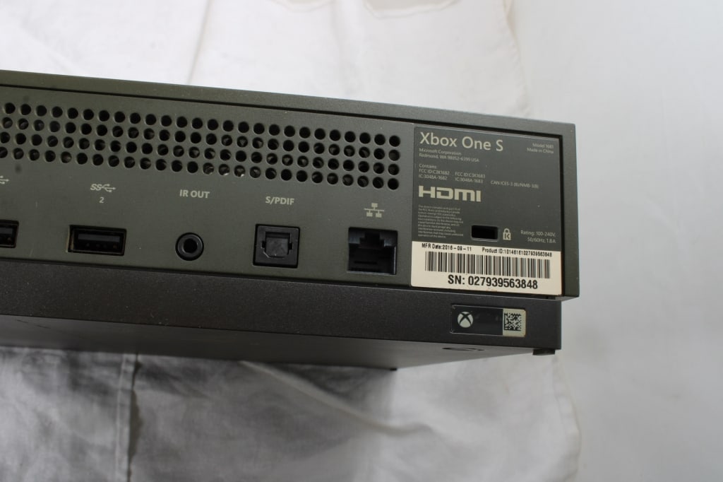 XBOX ONE, Controller & 6 Games - 10