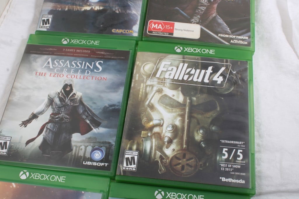 XBOX ONE, Controller & 6 Games - 13