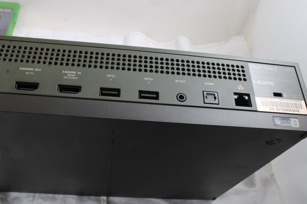 XBOX ONE, Controller & 6 Games - 8