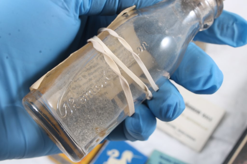 Puzzle, Mt. St Helens Ash, Bottles, Matchbooks - 4