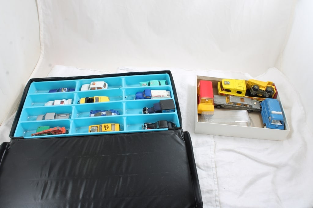 Star Wars Space Figures Case with Cars (1 of 17)