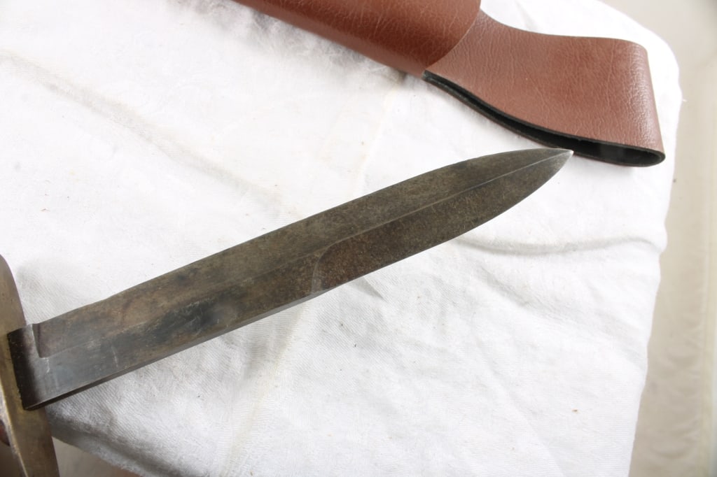 2 Fixed Blade Knives with Sheaths - 13