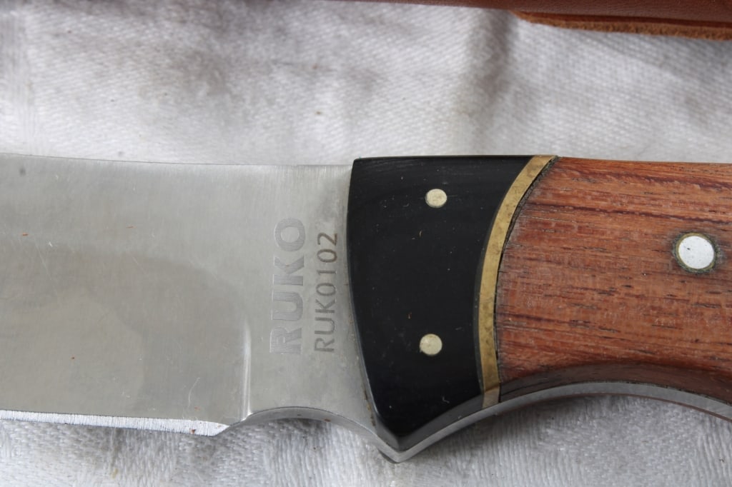 2 Fixed Blade Knives with Sheaths - 3