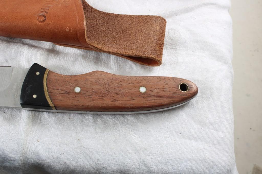 2 Fixed Blade Knives with Sheaths - 5