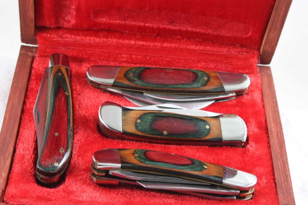 4 Folding Knives in Wooden Case Unbranded (1 of 20)