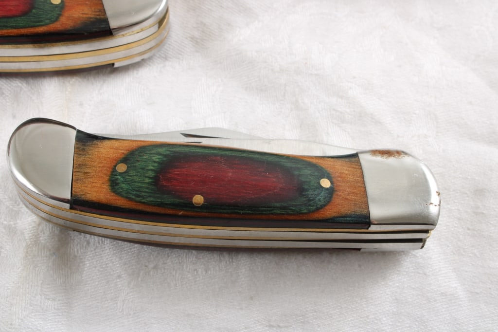 4 Folding Knives in Wooden Case Unbranded - 5