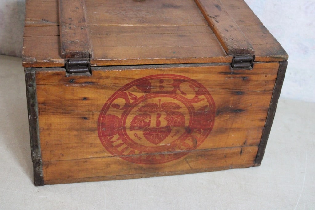 Pabst Blue Ribbon Pre-Prohibition Wood Beer Crate - 4