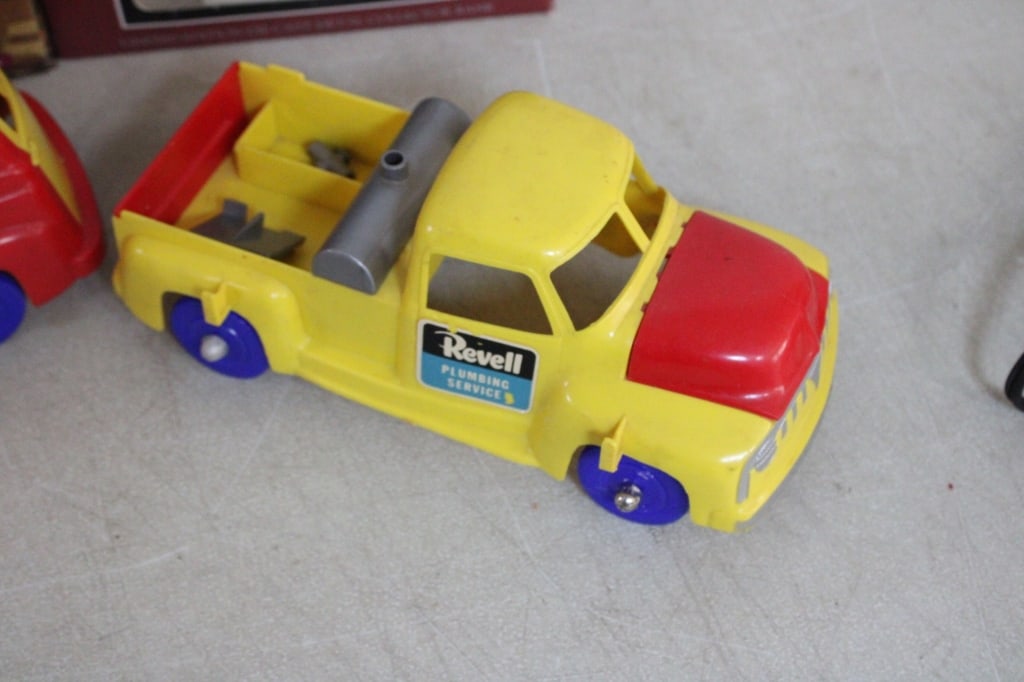 4 NIB Diecast Cars, 2 Revell Trucks, Erector Motor - 7