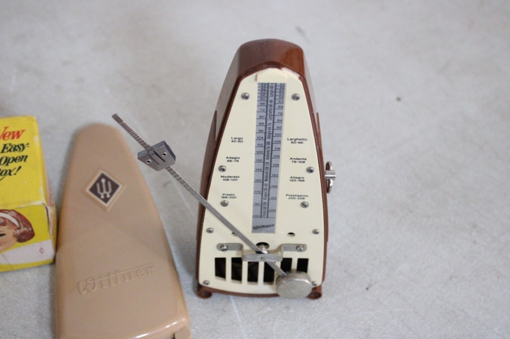 Security Camera, Metronome, Sun Visor Mirror, Bank - 9