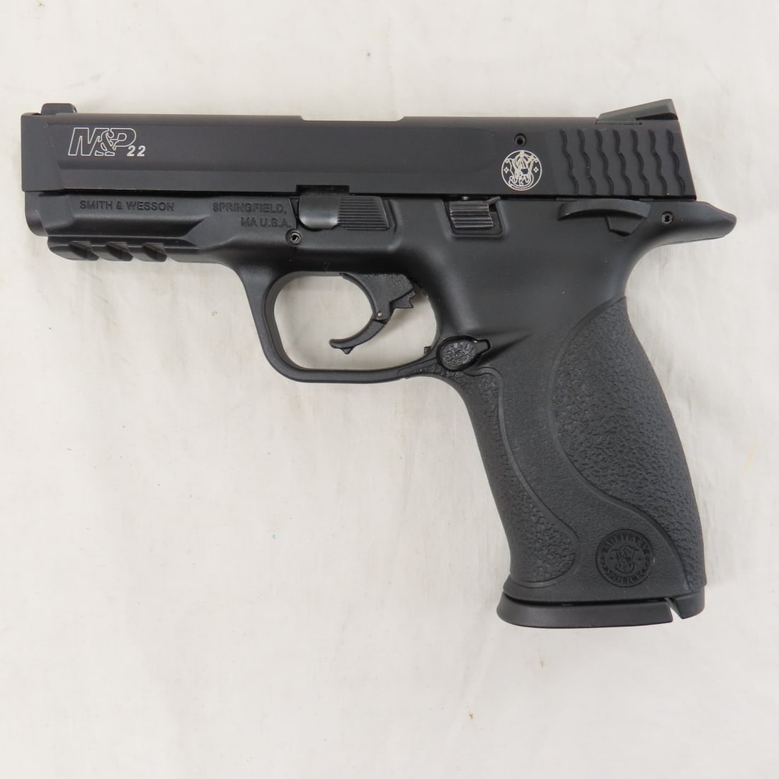Smith & Wesson M&P 22 Pistol - 2