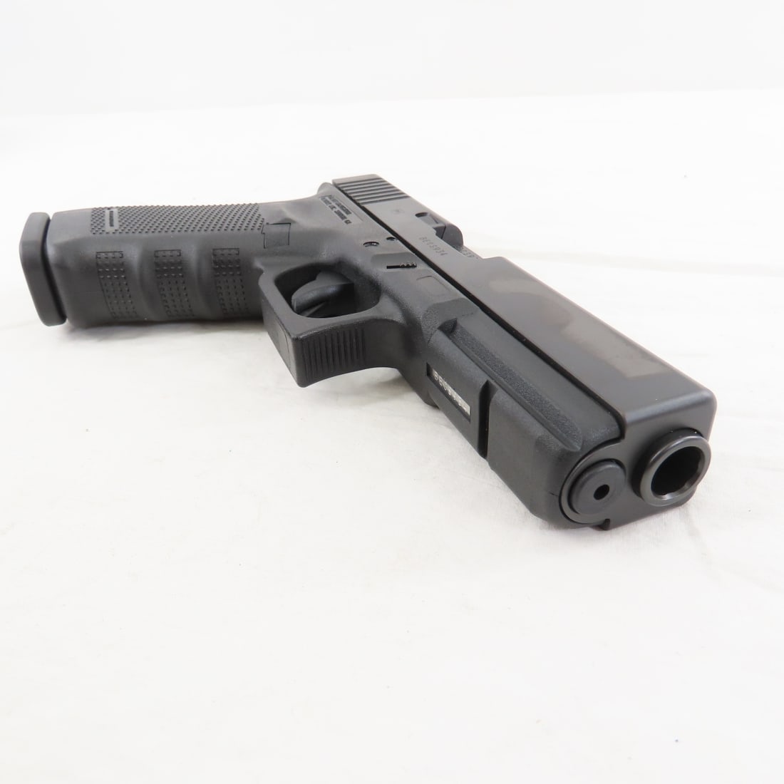 Glock G21 Gen 4 .45 Auto pistol with 4 magazines - 12
