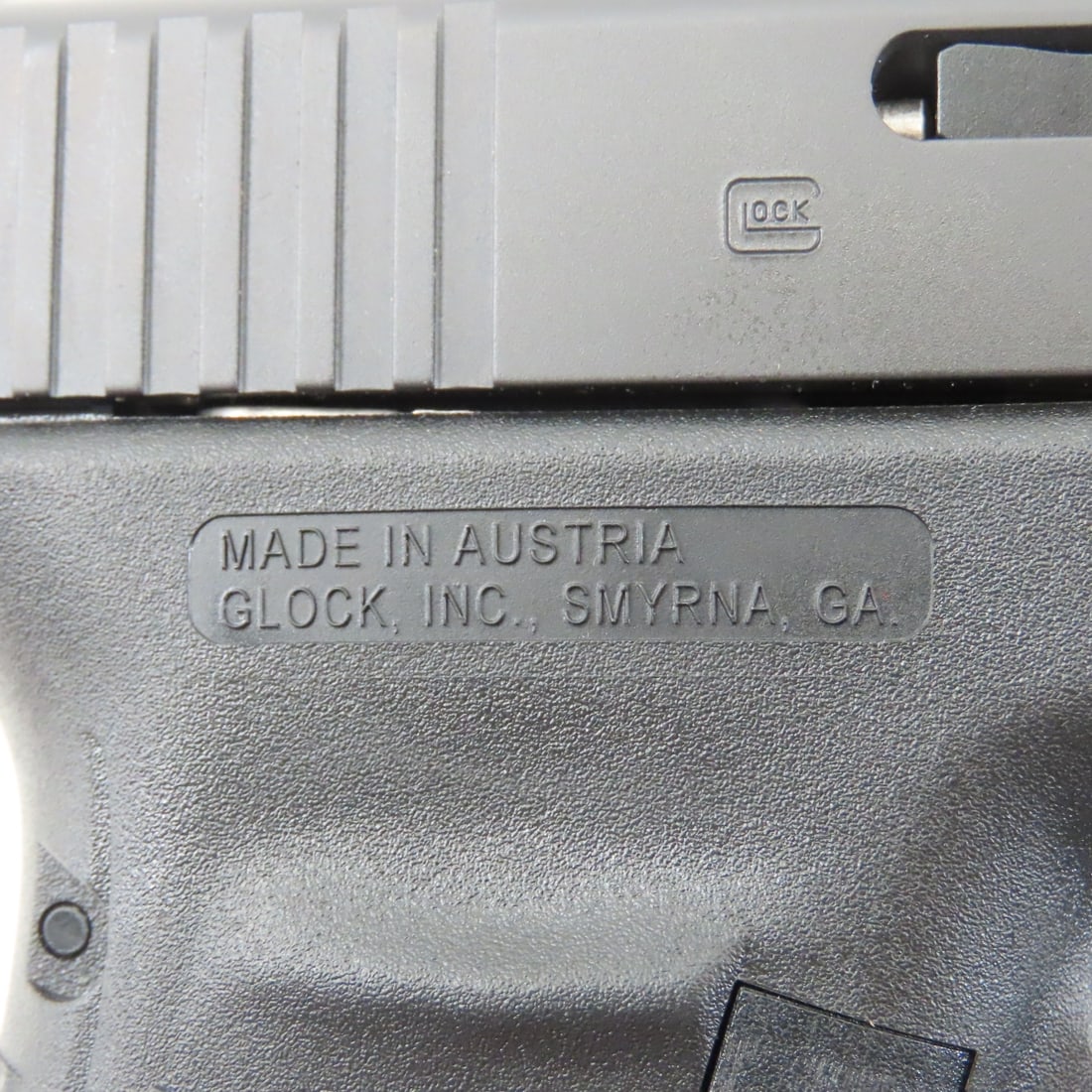 Glock G21 Gen 4 .45 Auto pistol with 4 magazines - 9