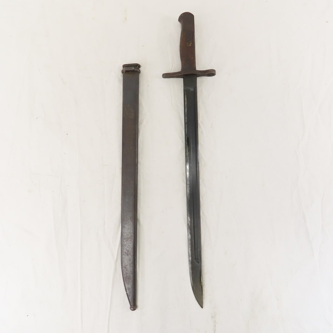 WWII Japanese Arisaka Type 30 Bayonet & Scabbard (1 of 13)