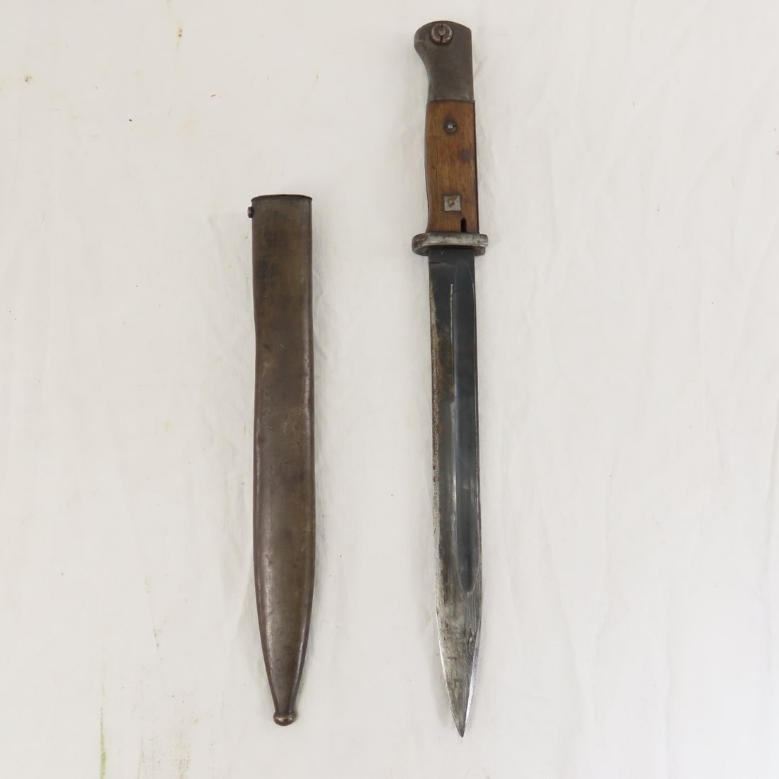 WWII Era German M1884/98 Bayonet & Scabbard (1 of 17)