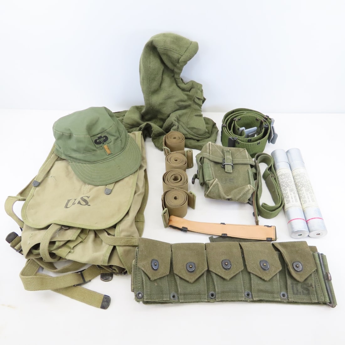 Ammo Belt, Parachutists Officer Cap, & Other Gear (1 of 18)