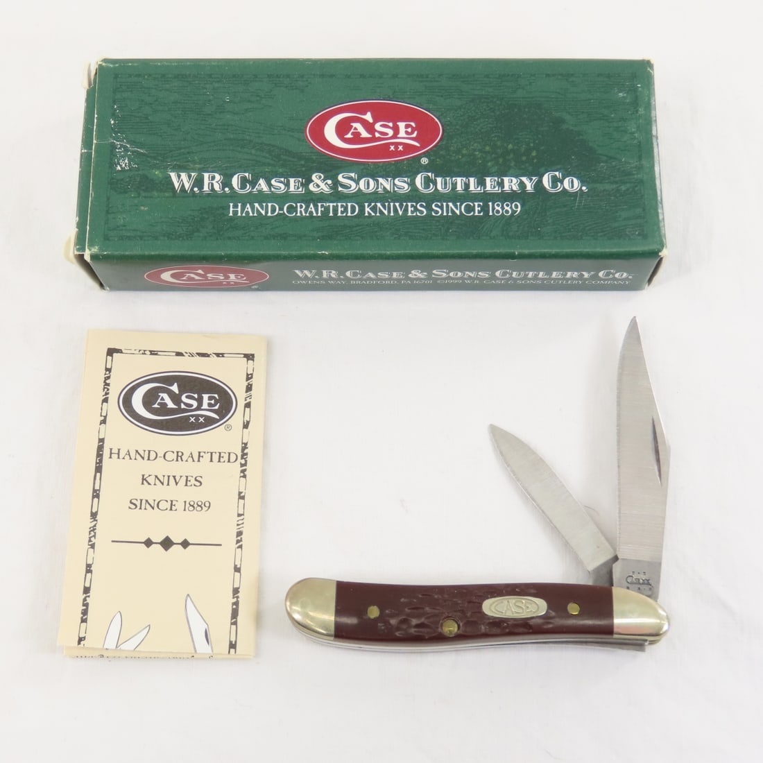 Case XX 6220 SS Peanut Brown Pocket Knife w/box: Case XX 6220 SS Peanut Brown Pocket Knife w/box - Lot Size 5x2x1" 1 LB All information and photos are intended to be as accurate as possible, but errors are possible. No item may be returned or