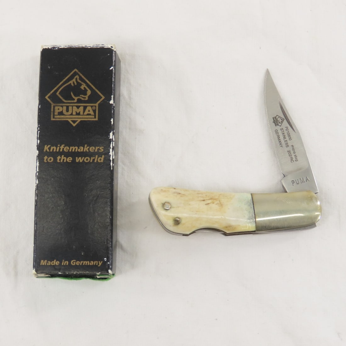Puma Micro Stag Folding Knife P210600 with box: Puma Micro Stag Folding Knife P210600 with box - Lot Size 5x2x1" 1 LB All information and photos are intended to be as accurate as possible, but errors are possible. No item may be returned or