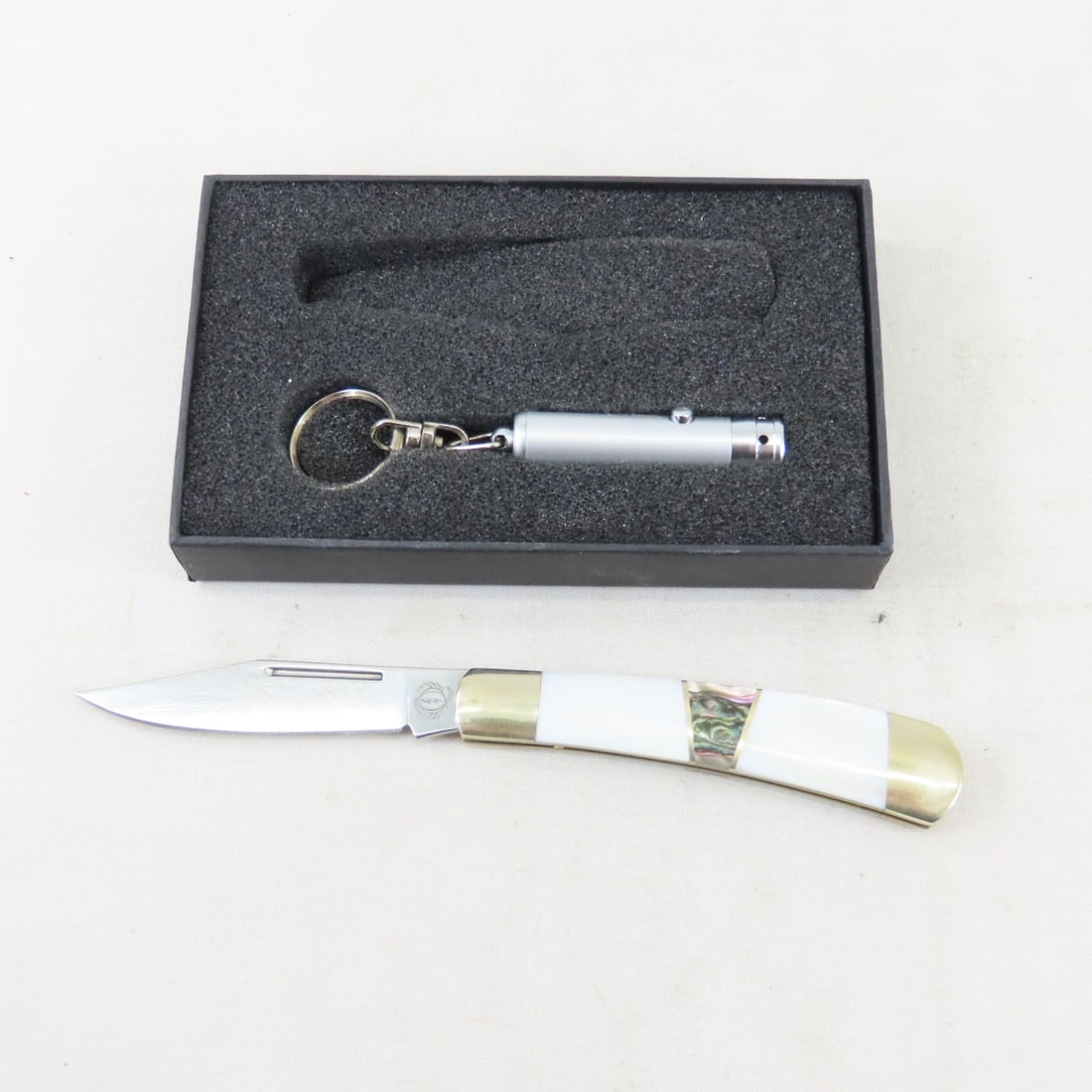 Pocket Knives, Utility Knives, Badge & more - 20