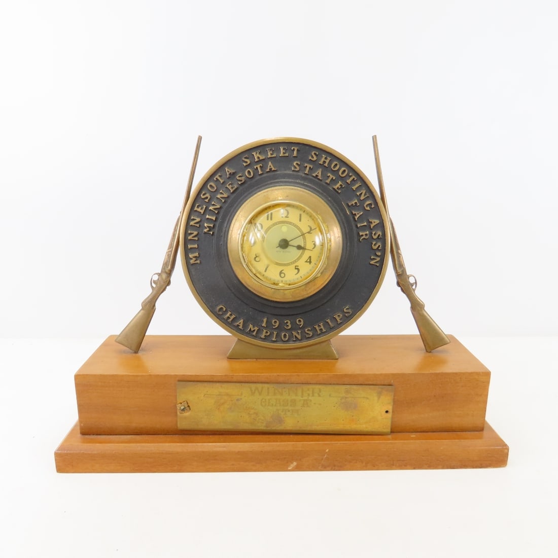 1939 Minnesota Skeet Shooting Championships Clock (1 of 10)