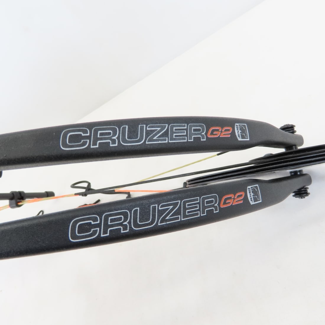 Bear Cruzer 5-70 lb Draw Compound Bow in Case - 10