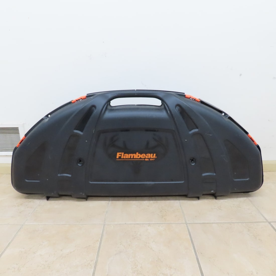 Bear Cruzer 5-70 lb Draw Compound Bow in Case - 20