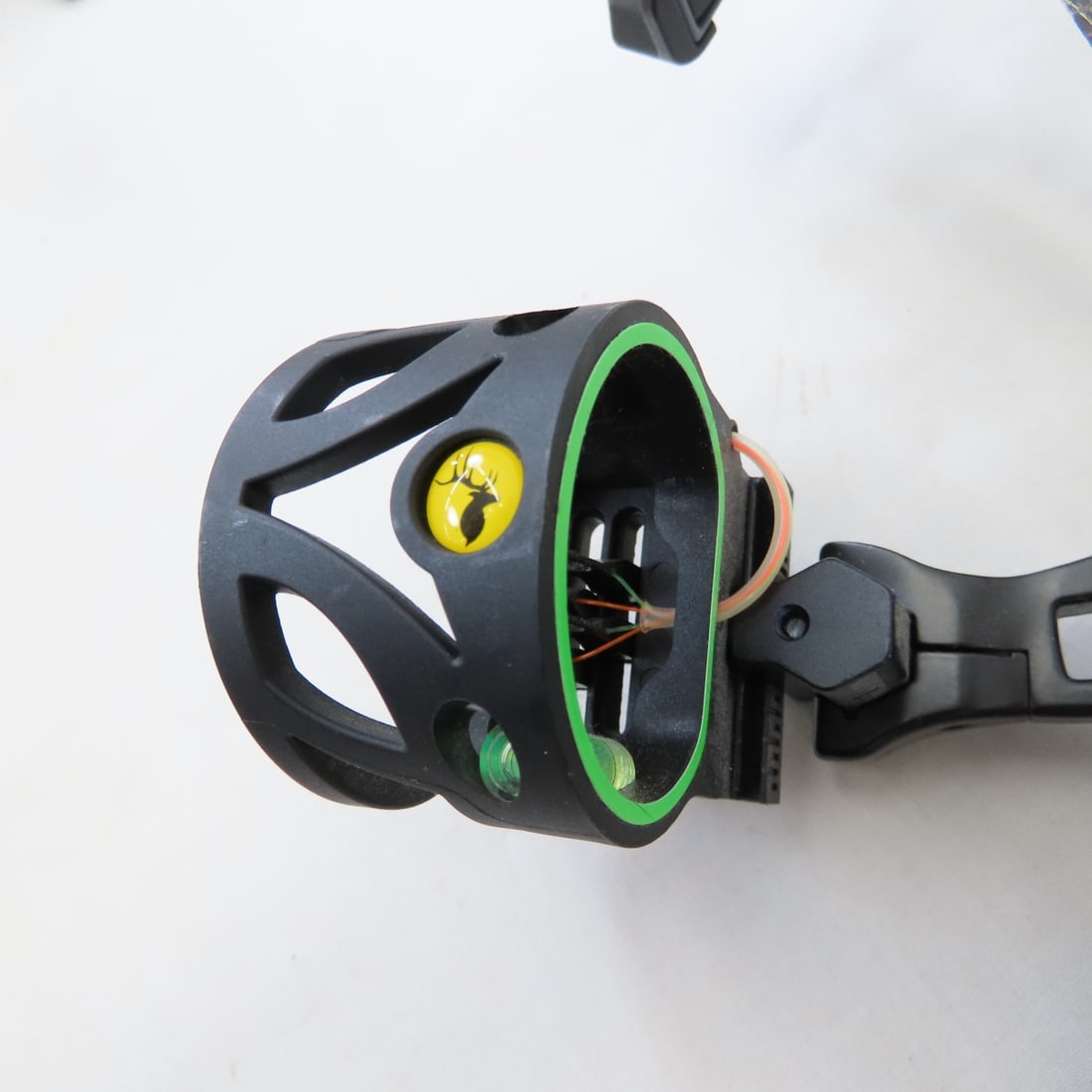 Bear Cruzer 5-70 lb Draw Compound Bow in Case - 7