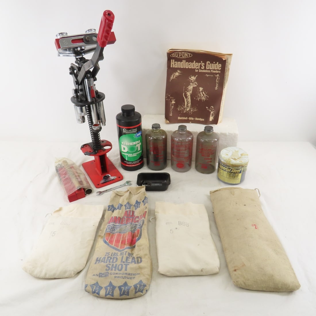 MEC 600 Jr 12 GA Reloading Press & 44 lbs Shot (1 of 17)